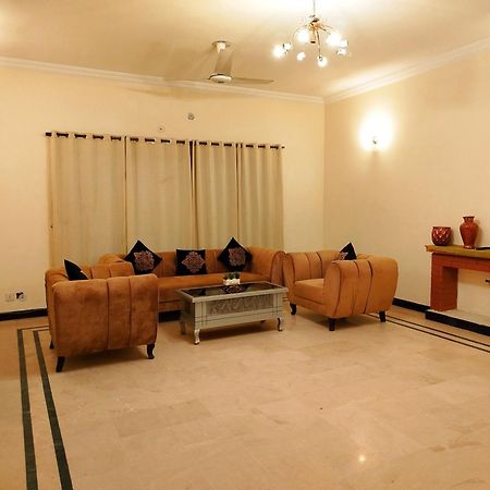 Royal Residential Hotel Islamabad Bagian luar foto