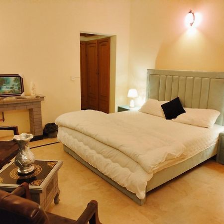 Royal Residential Hotel Islamabad Bagian luar foto