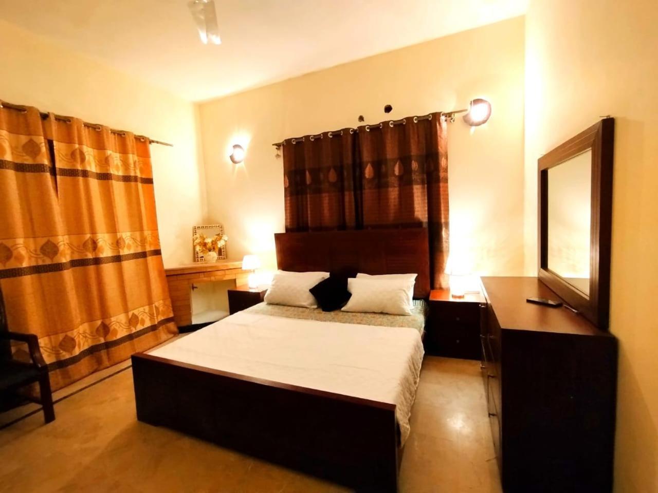 Royal Residential Hotel Islamabad Bagian luar foto