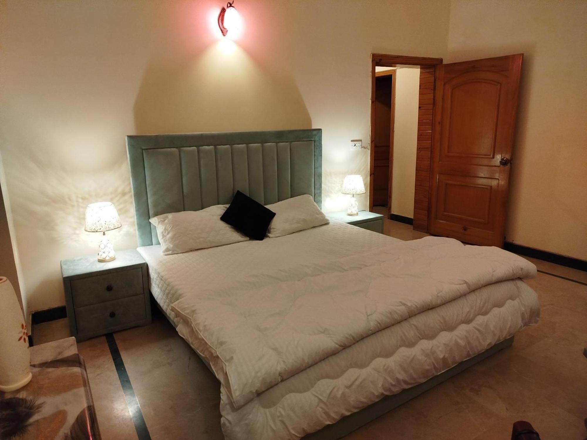 Royal Residential Hotel Islamabad Bagian luar foto