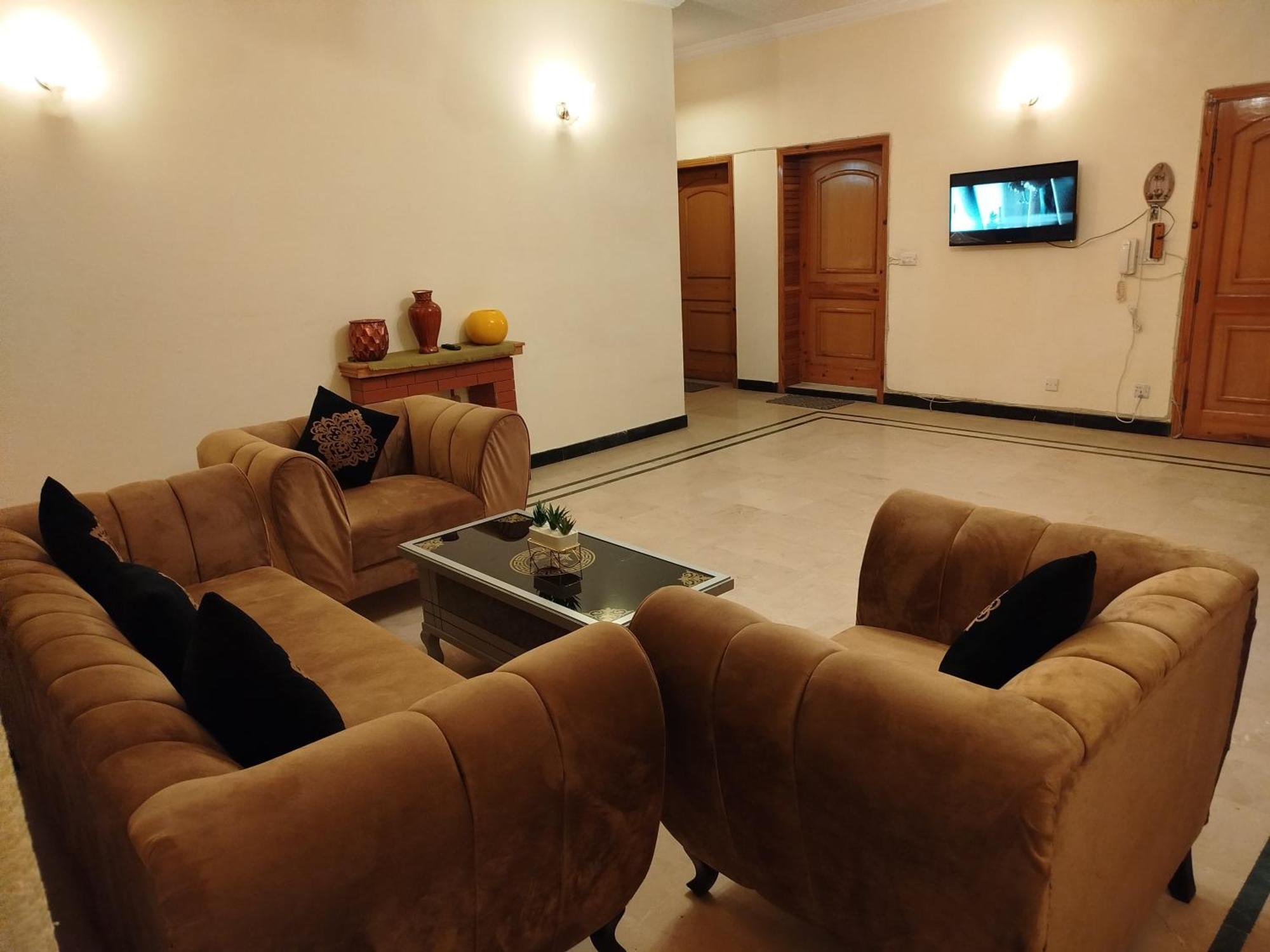 Royal Residential Hotel Islamabad Bagian luar foto
