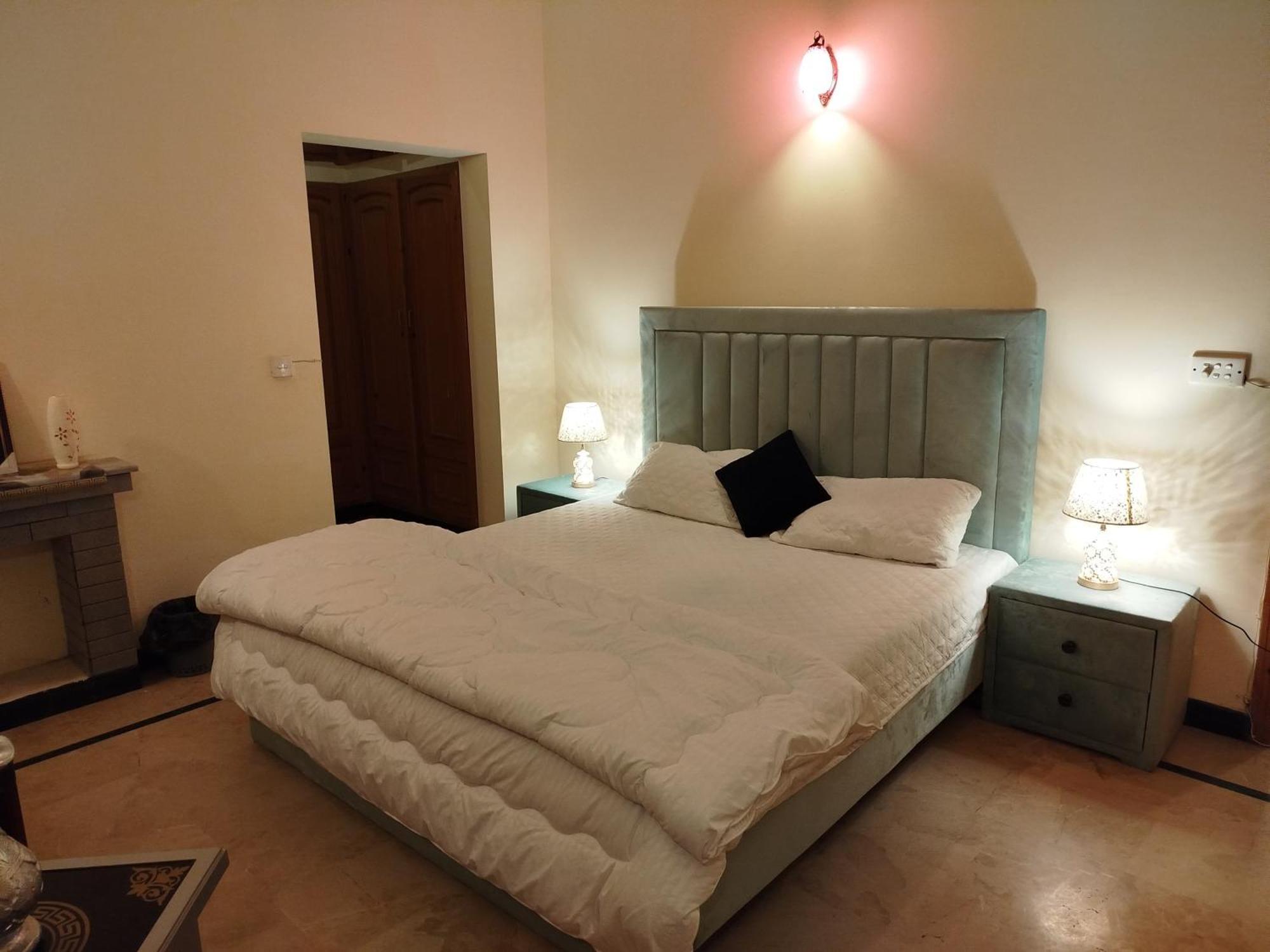 Royal Residential Hotel Islamabad Bagian luar foto